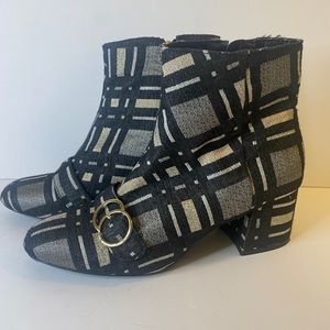Bleecker and Bond Lacey Bootie Ankle Boot Plaid Chunky Heel SZ 10 Buckle Detail